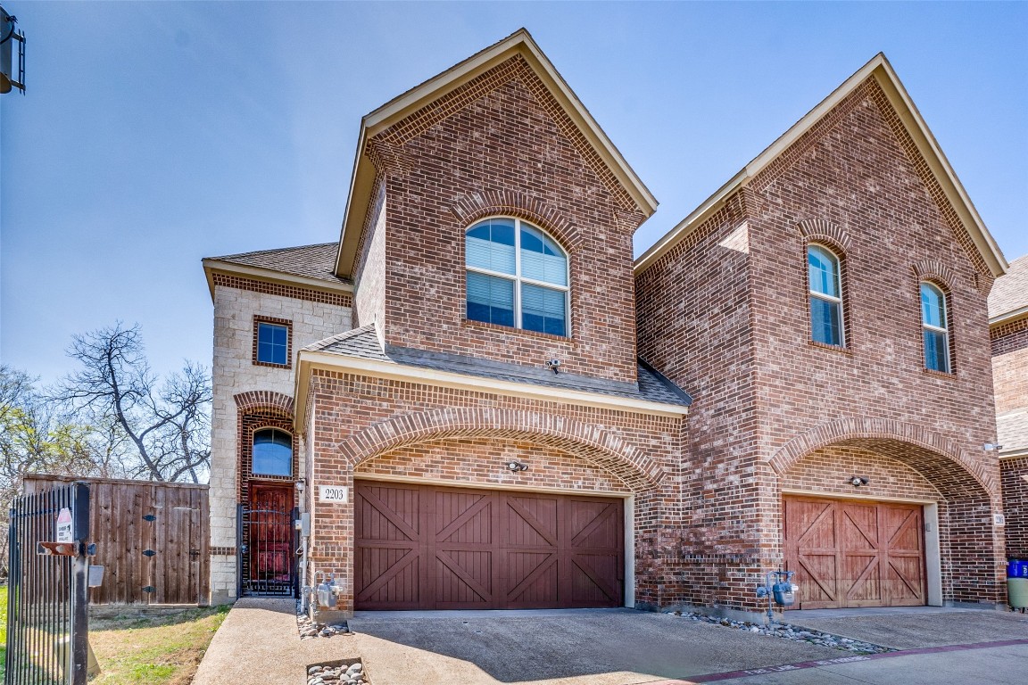 2203 Eriksson Lane Dallas TX 75204