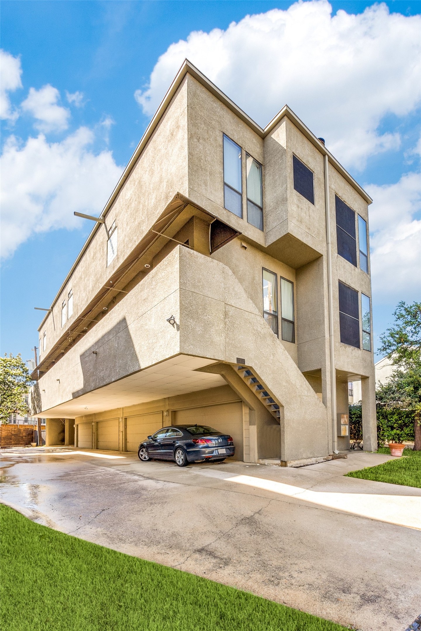3907 Throckmorton Street Dallas TX 75219