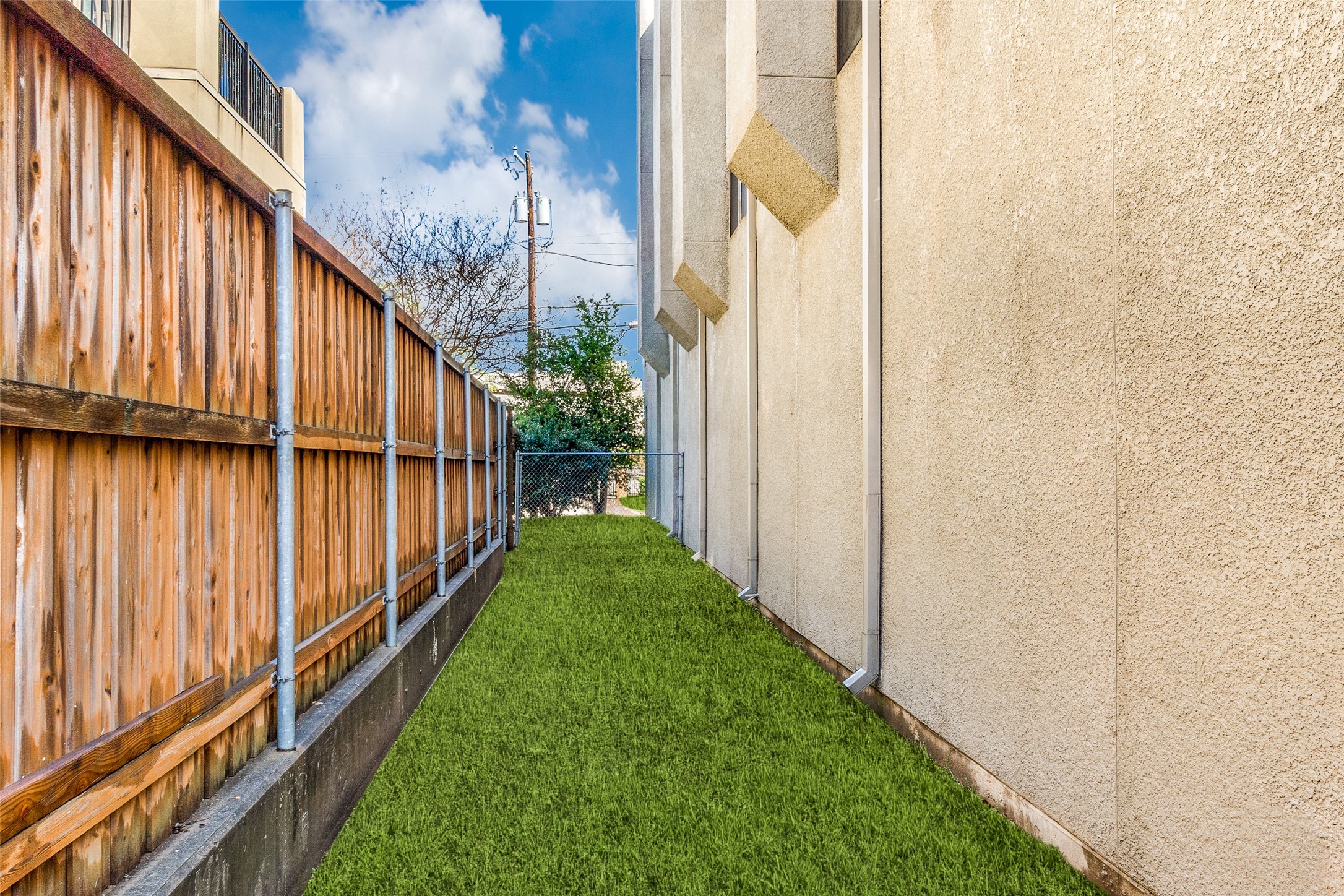 3907 Throckmorton Street Dallas TX 75219