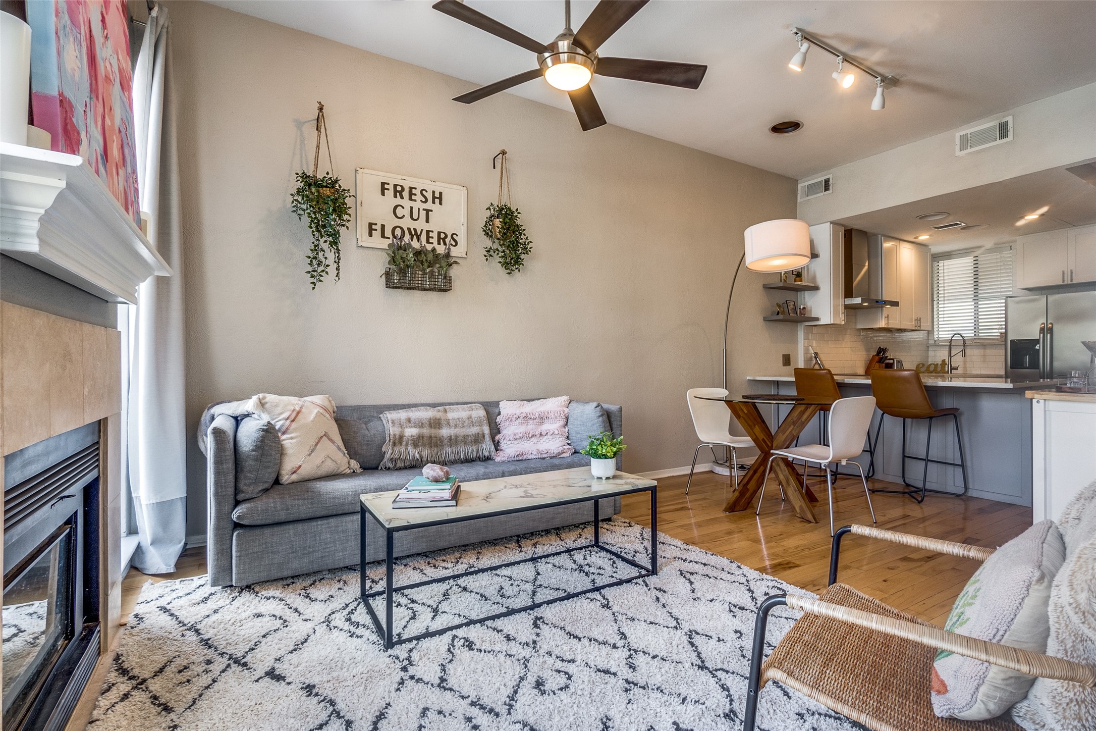 3907 Throckmorton Street Dallas TX 75219