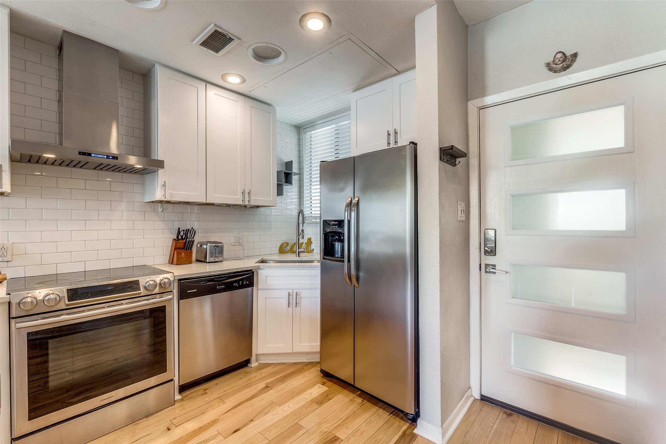 3907 Throckmorton Street Dallas TX 75219