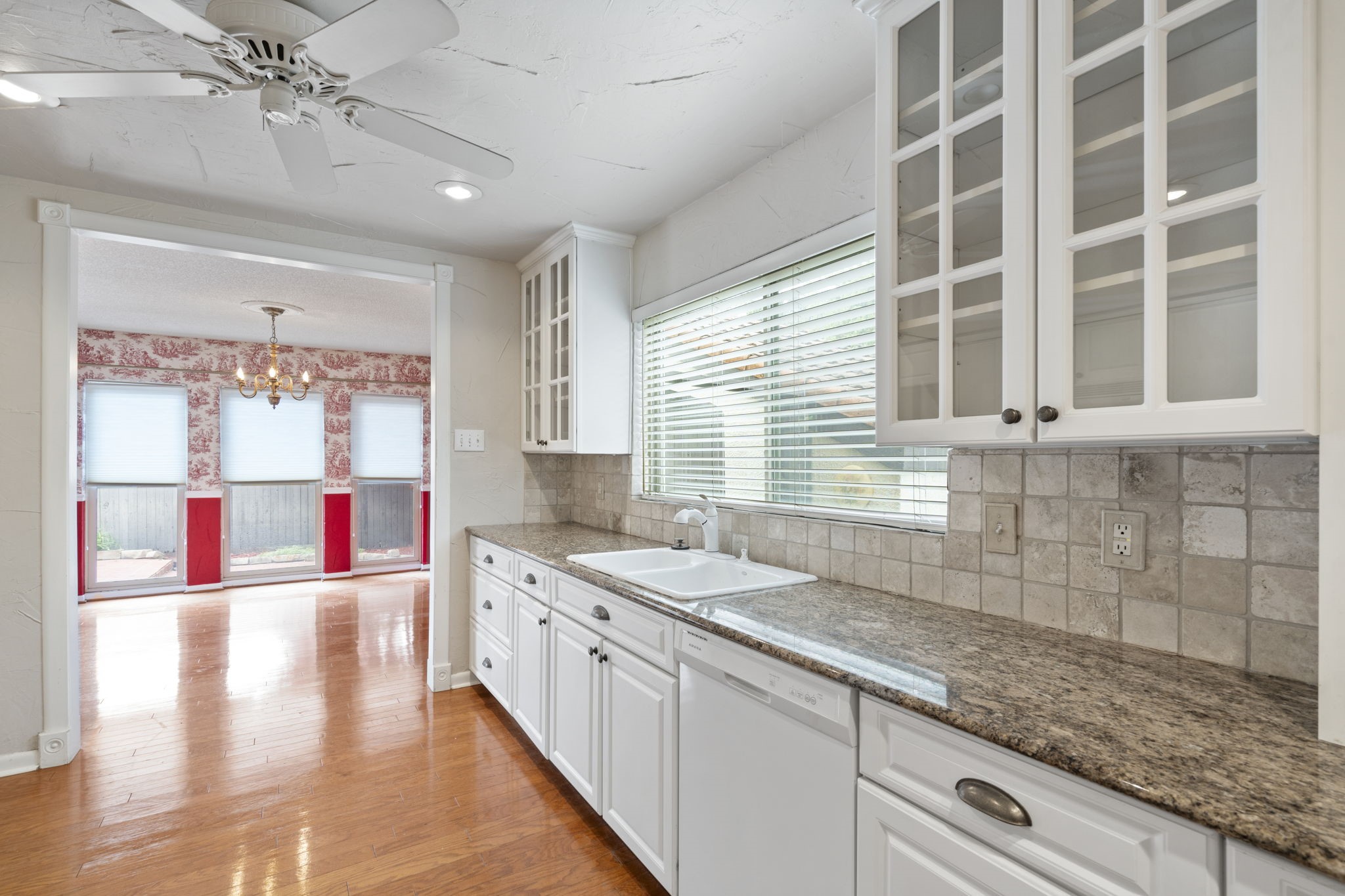 9610 Glenacre Dallas TX 75243