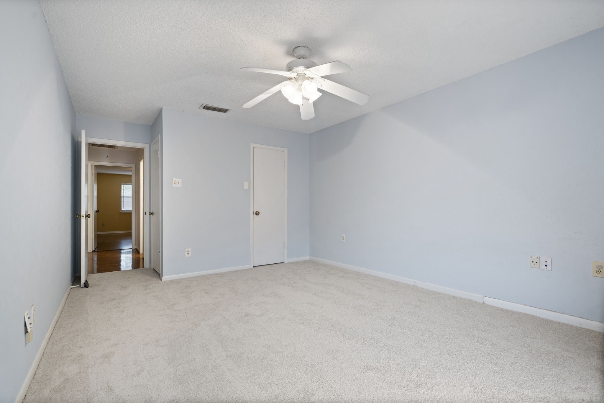 9610 Glenacre Dallas TX 75243