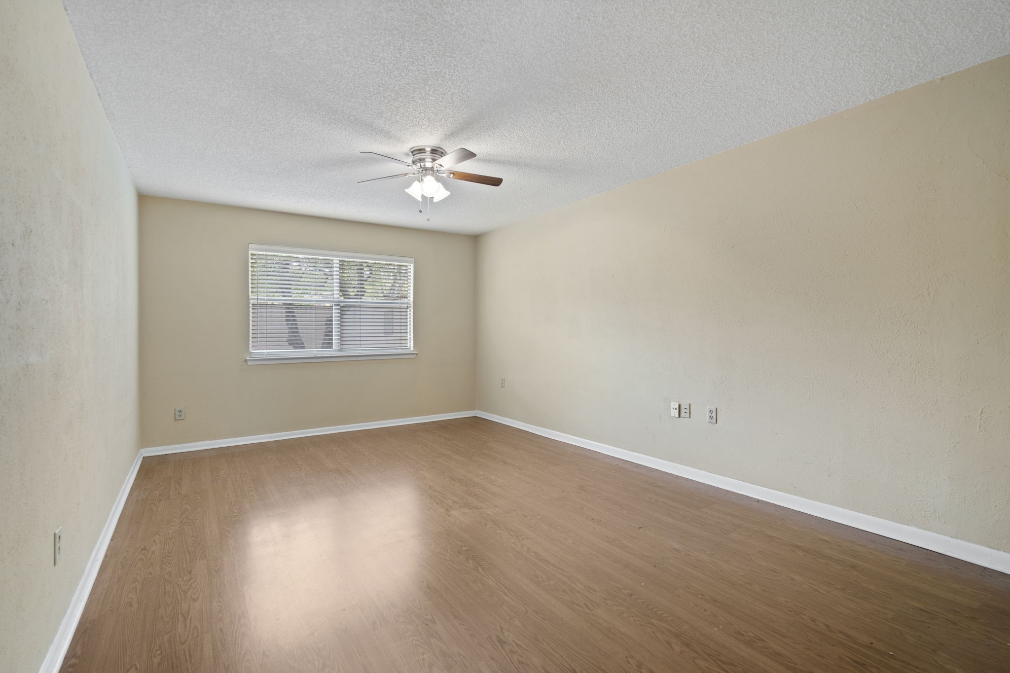 9610 Glenacre Dallas TX 75243