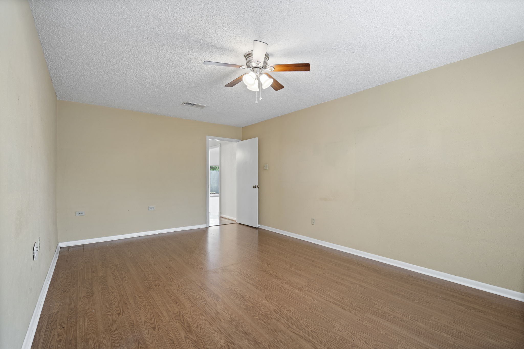 9610 Glenacre Dallas TX 75243