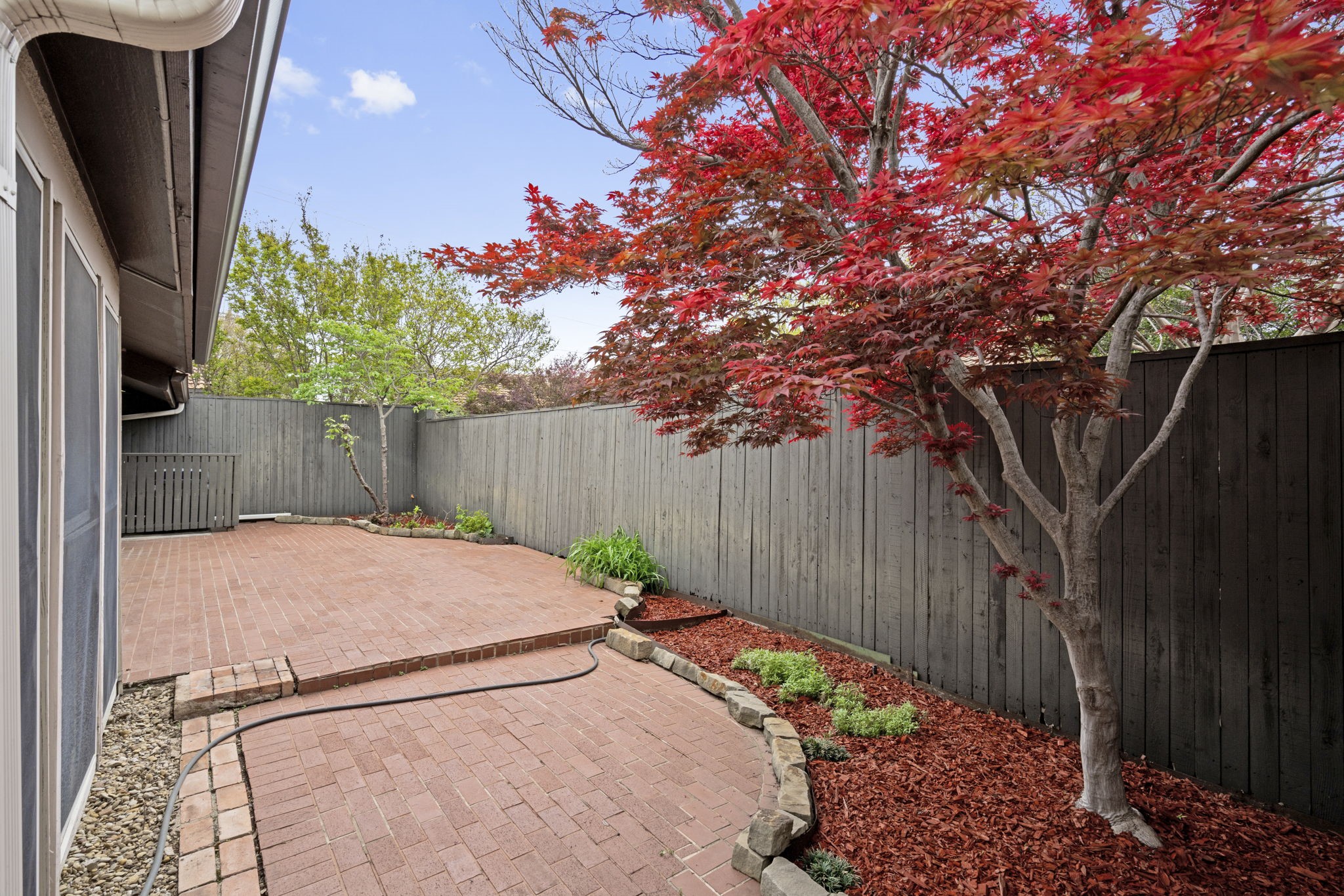9610 Glenacre Dallas TX 75243