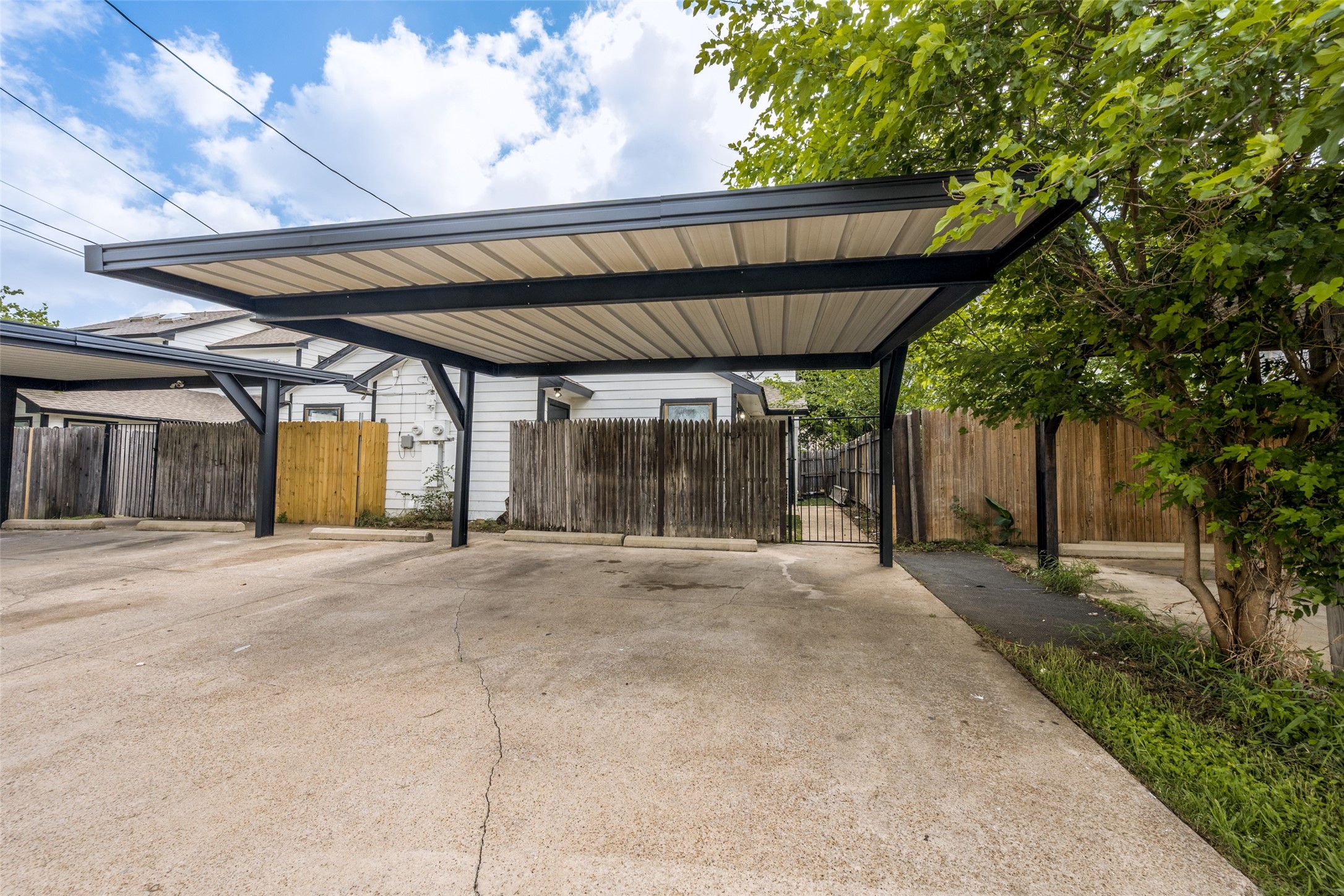 2328 Sherry Street Arlington TX 76014