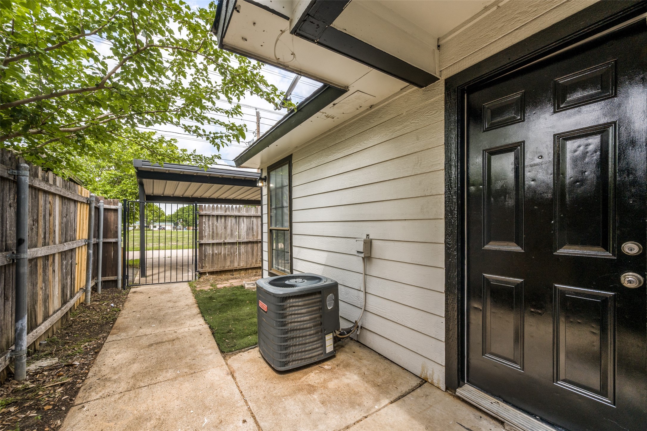 2328 Sherry Street Arlington TX 76014