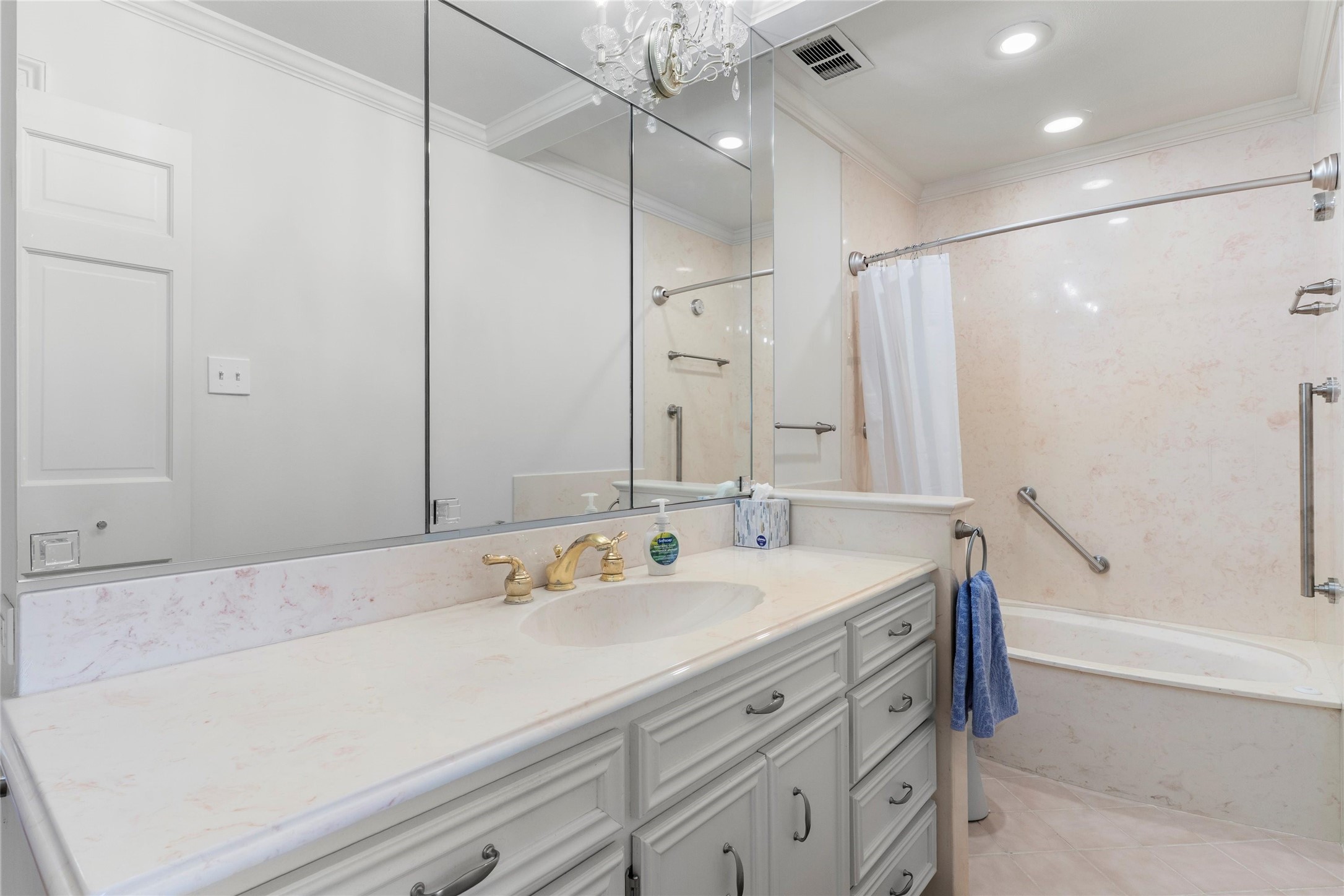 6335 W Northwest Highway Dallas TX 75225