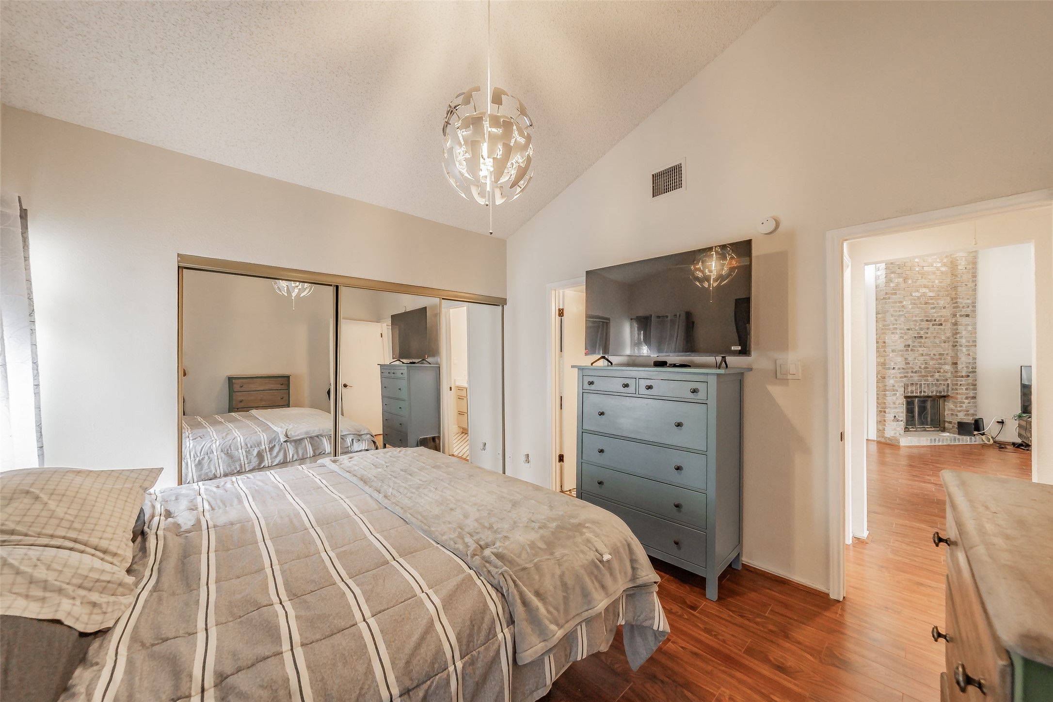17490 Meandering Way Dallas TX 75252