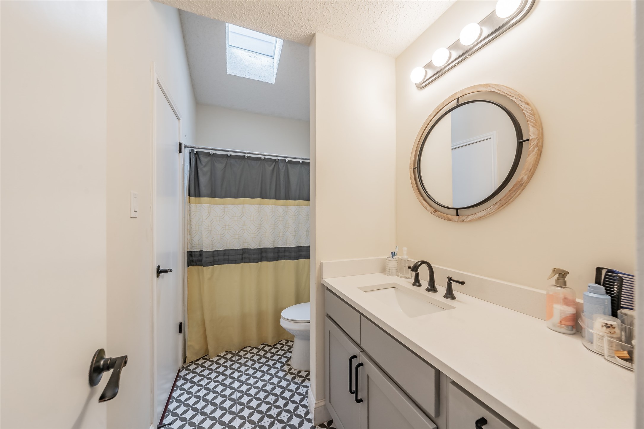 17490 Meandering Way Dallas TX 75252