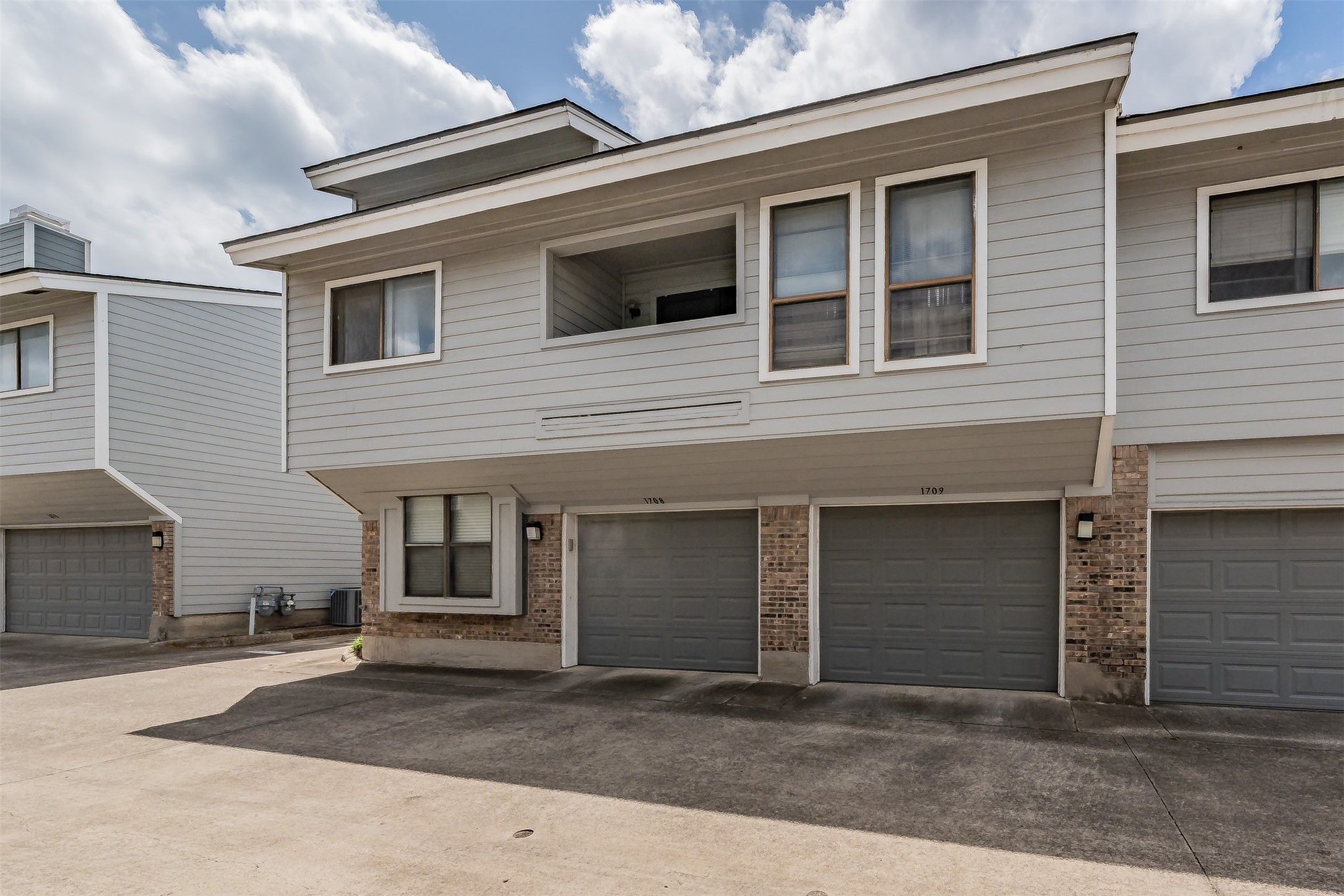 17490 Meandering Way Dallas TX 75252
