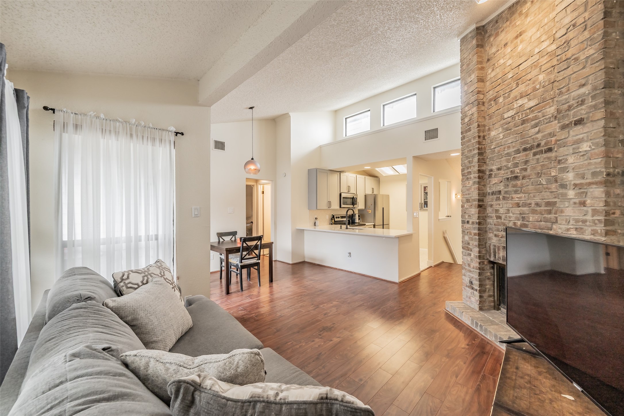 17490 Meandering Way Dallas TX 75252
