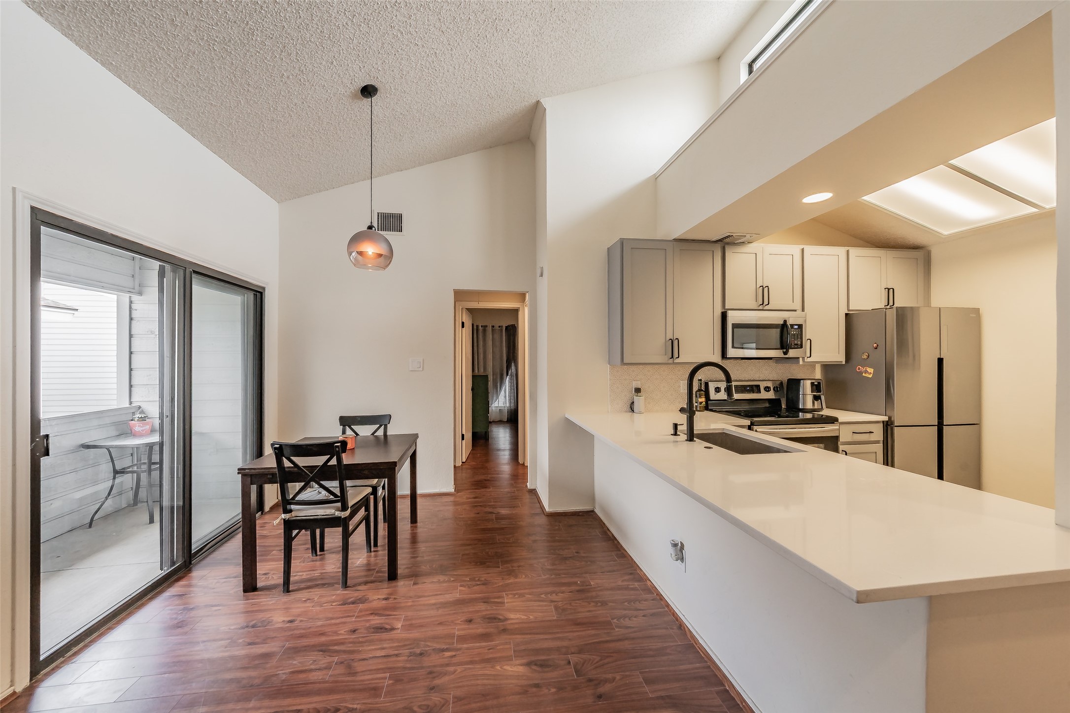 17490 Meandering Way Dallas TX 75252
