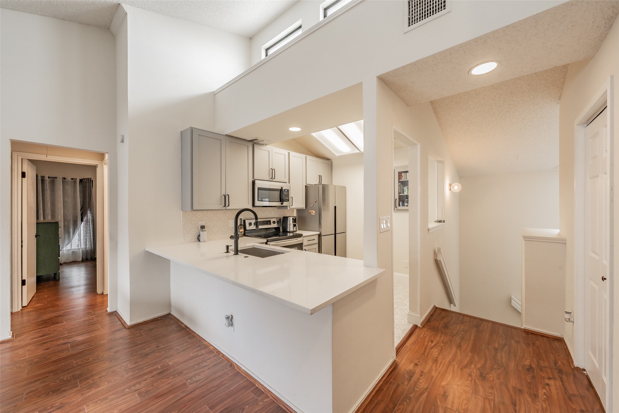 17490 Meandering Way Dallas TX 75252