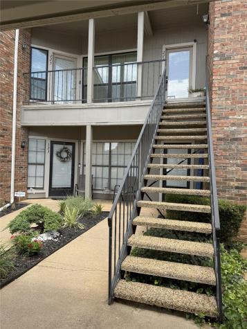 2736 Silver Creek Drive Arlington TX 76006