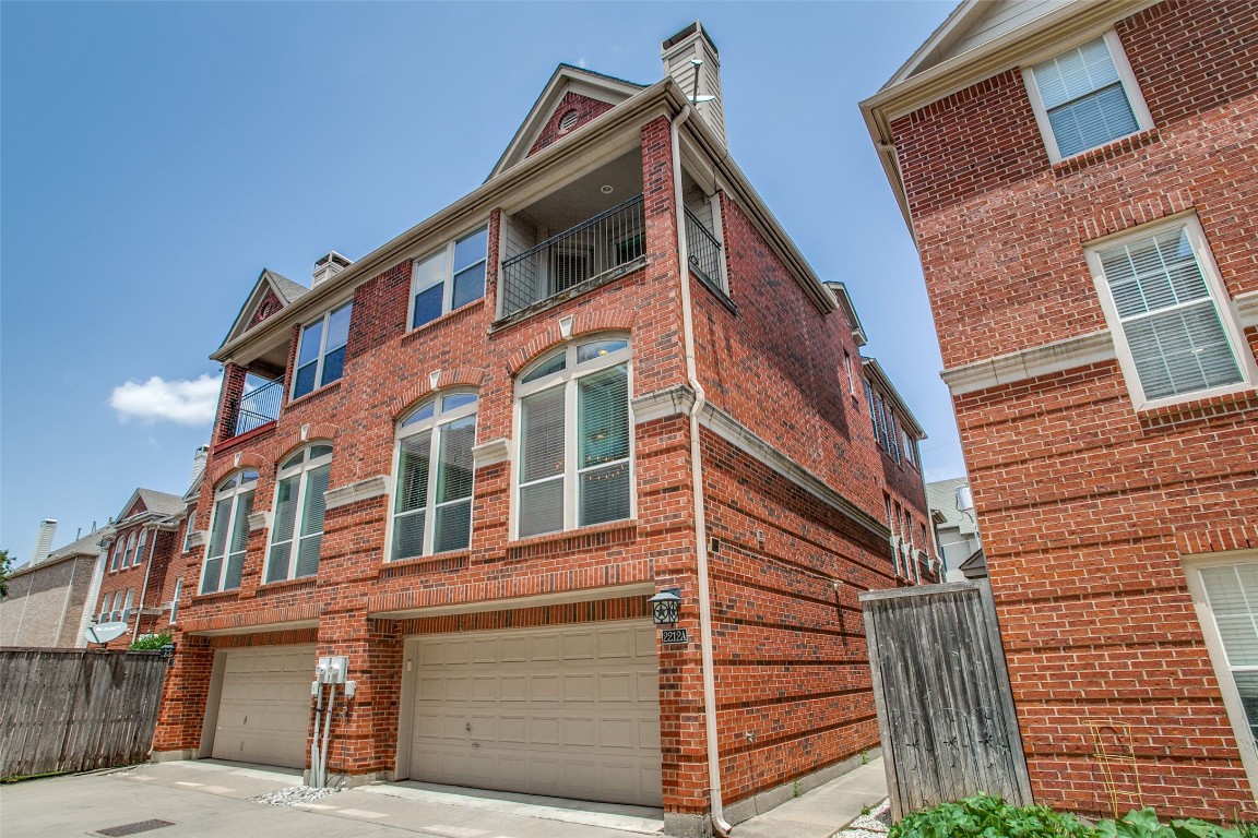 2212 Allen Street Dallas TX 75204