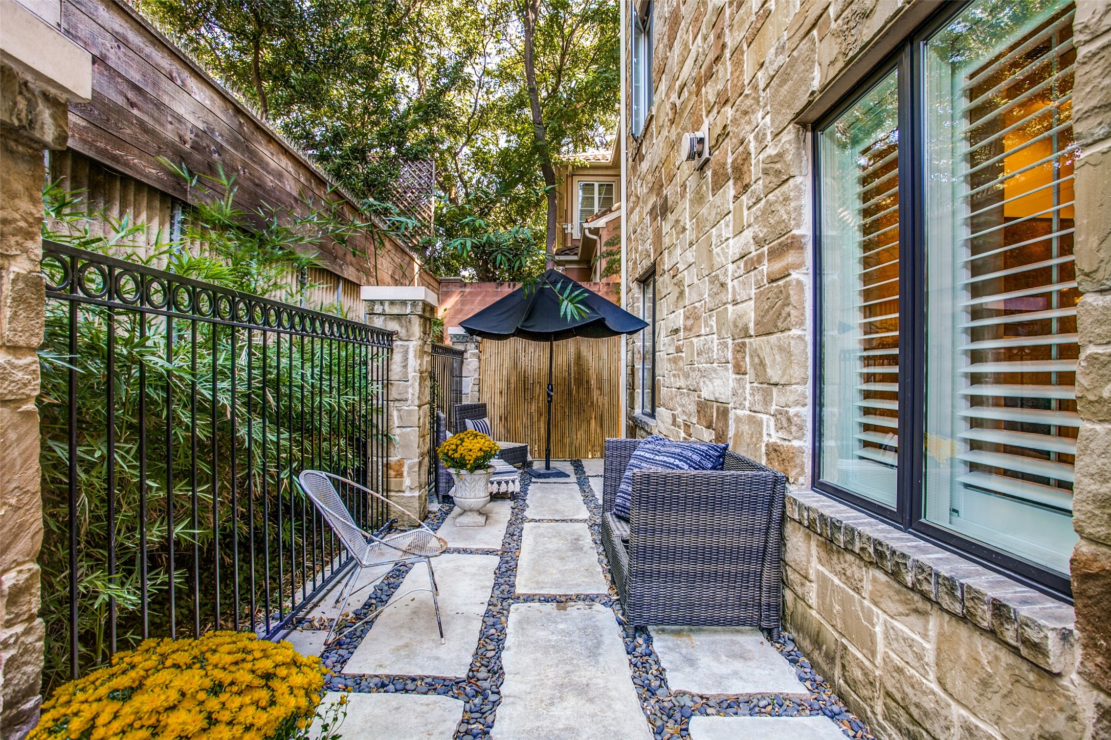 2811 Hood Street Dallas TX 75219