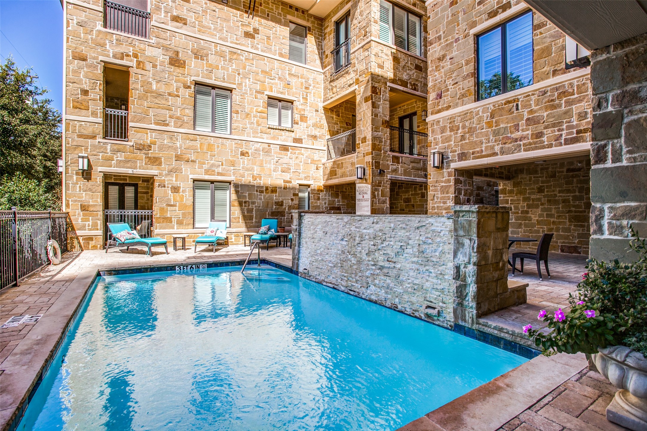 2811 Hood Street Dallas TX 75219