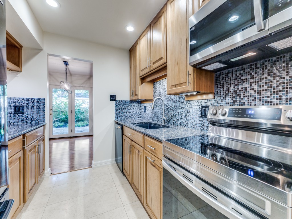 6993 Helsem Way Dallas TX 75230