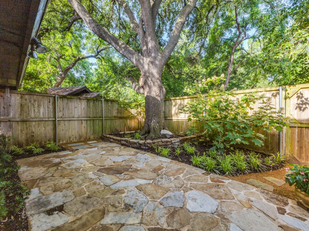 6993 Helsem Way Dallas TX 75230