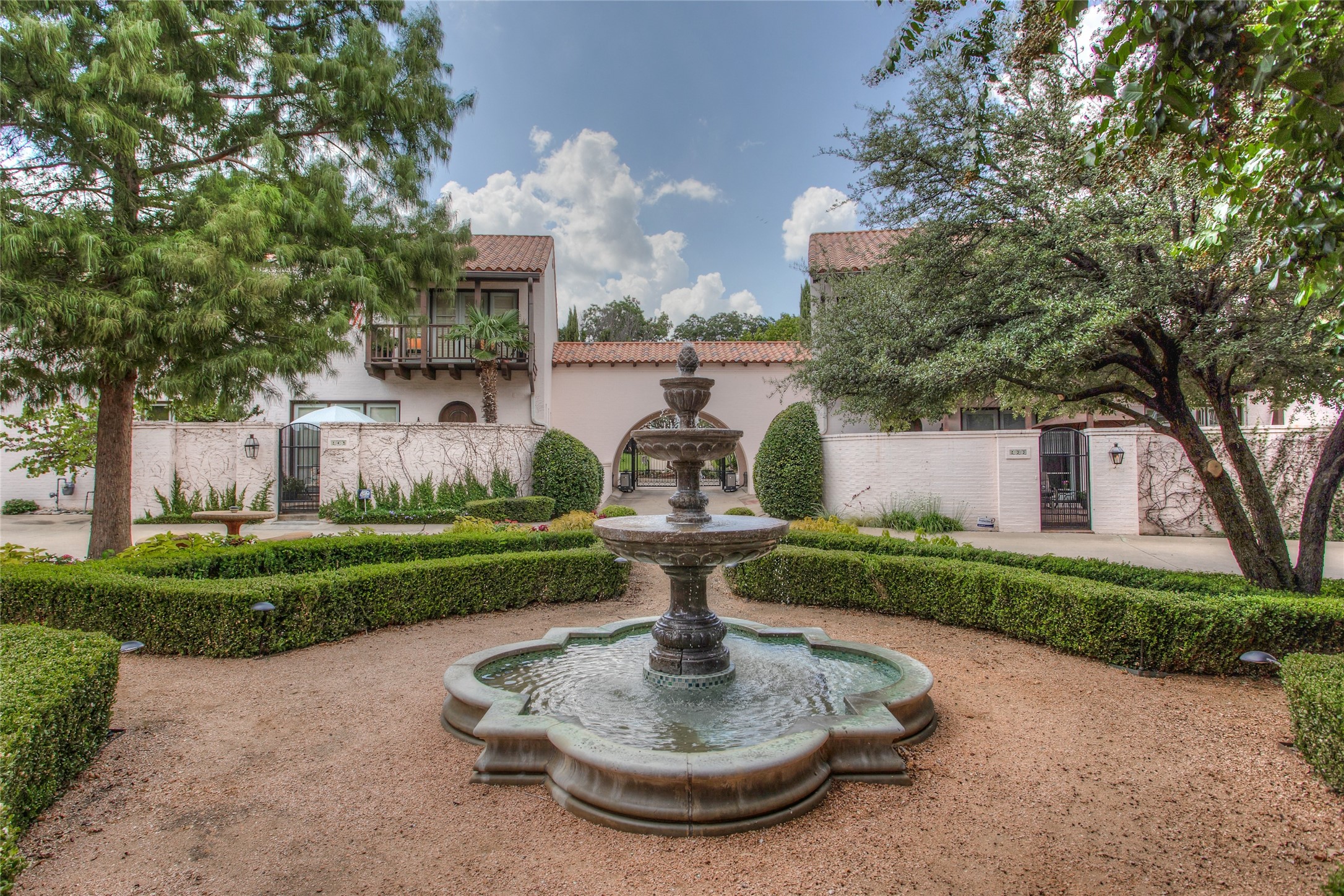 271 Casa Blanca Avenue Fort Worth TX 76107