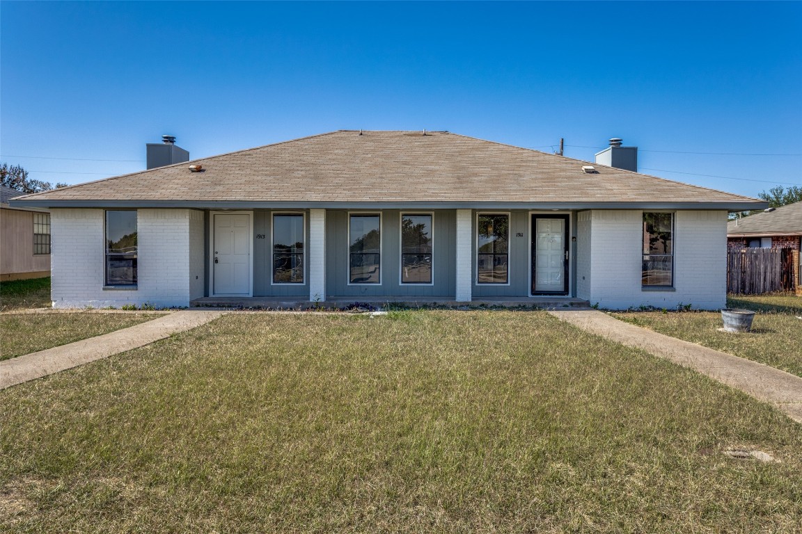 1911 Rew Avenue Duncanville TX 75137