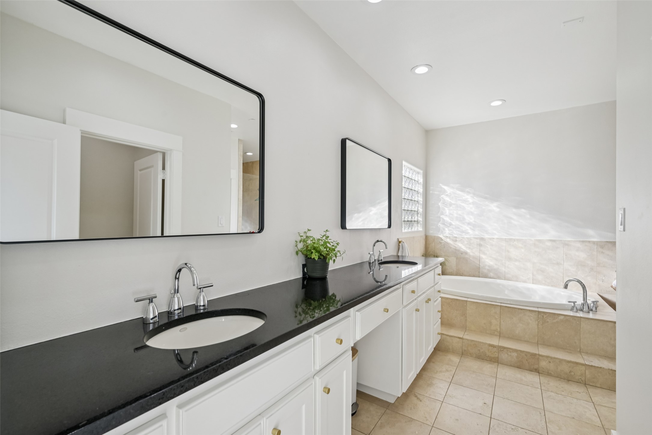 3926 Holland Avenue Dallas TX 75219