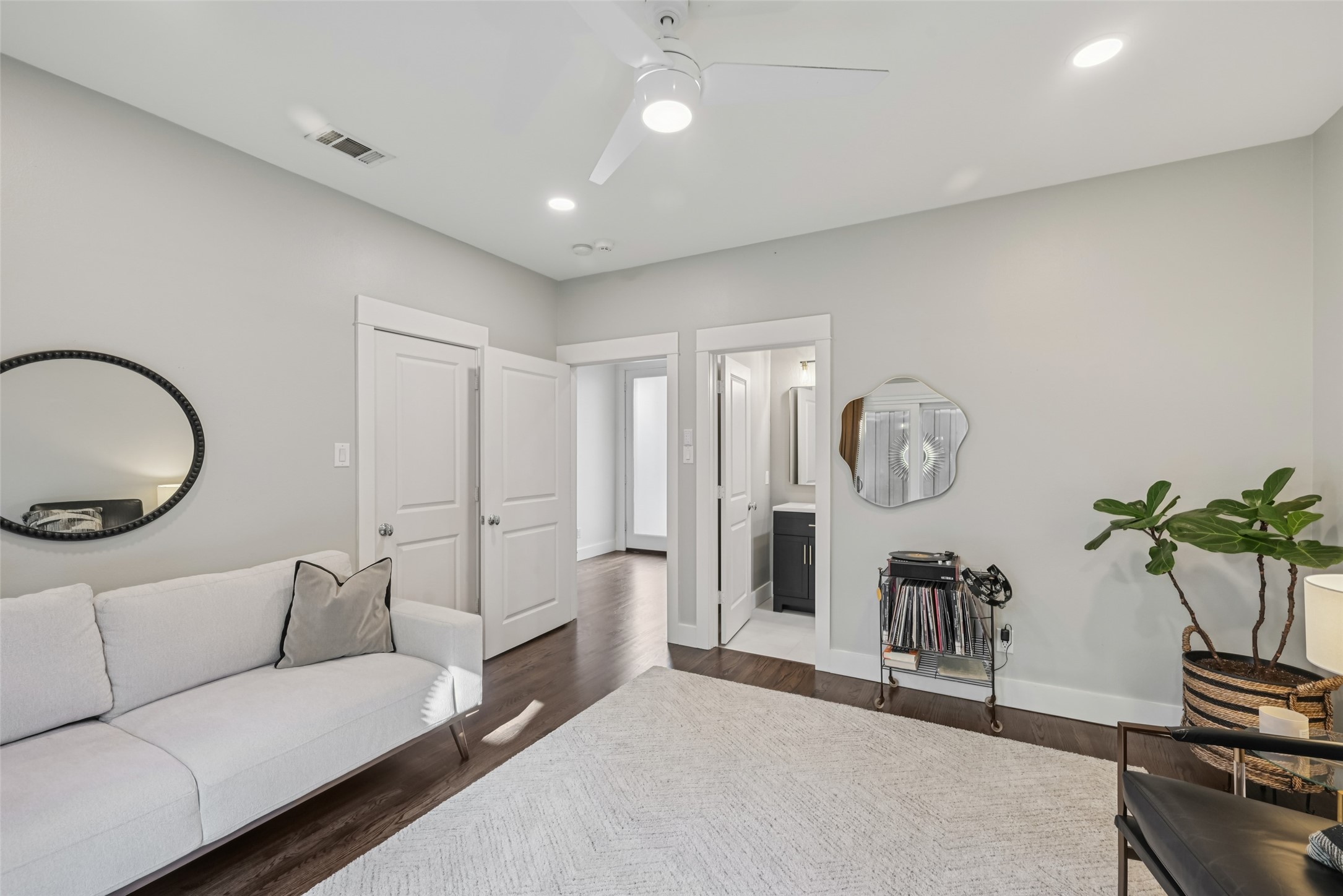 3926 Holland Avenue Dallas TX 75219