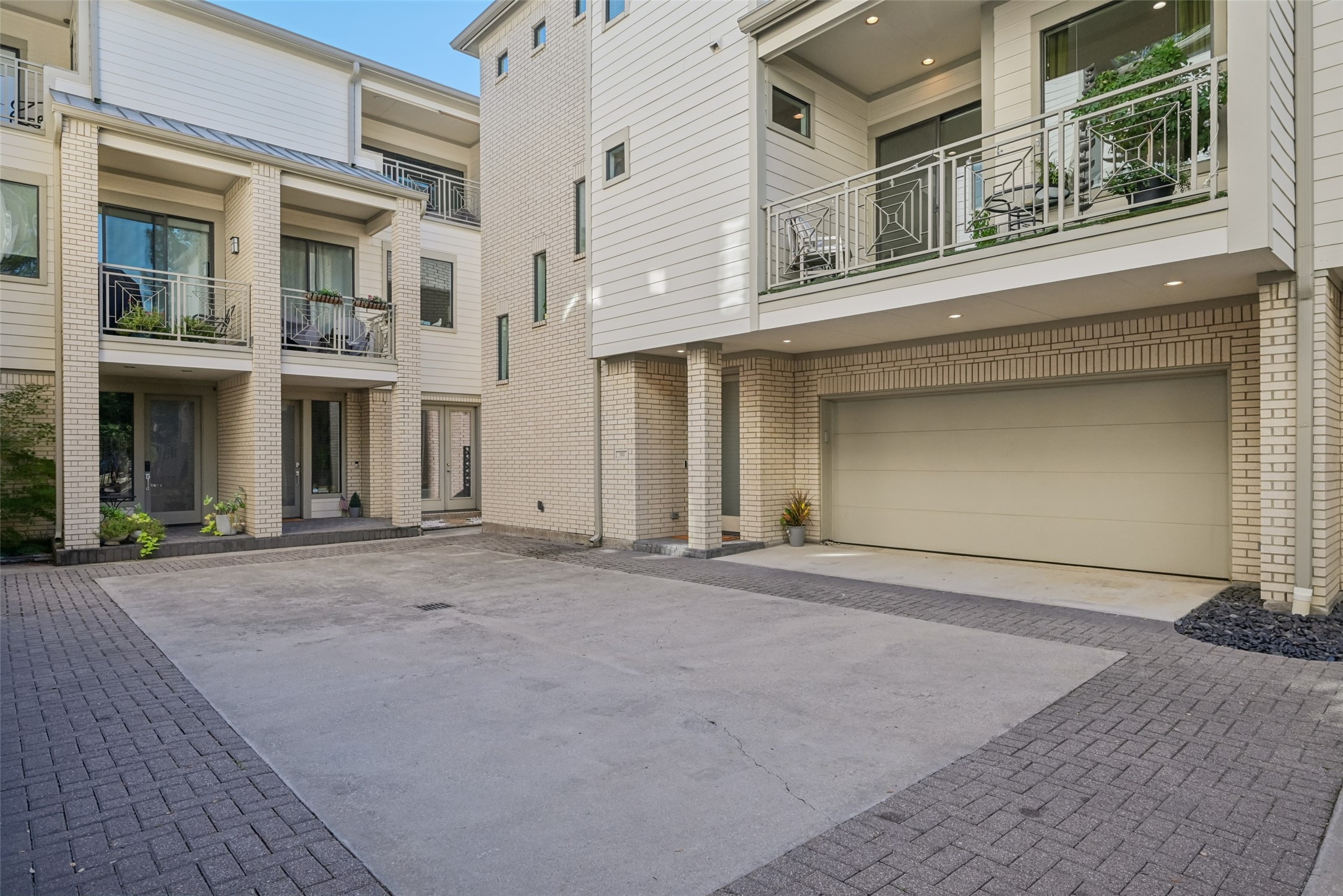 3926 Holland Avenue Dallas TX 75219