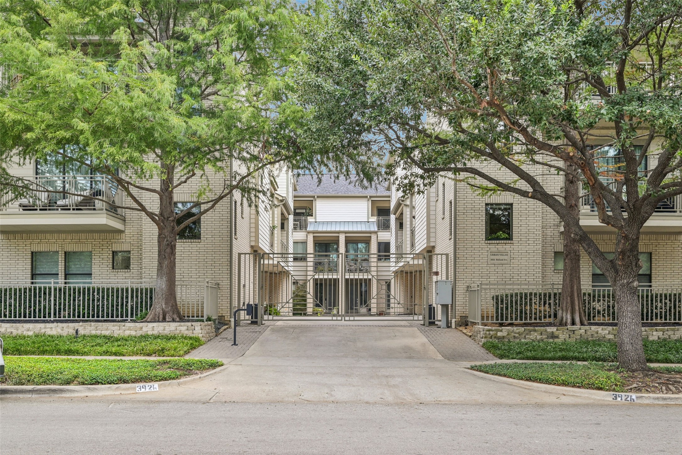 3926 Holland Avenue Dallas TX 75219