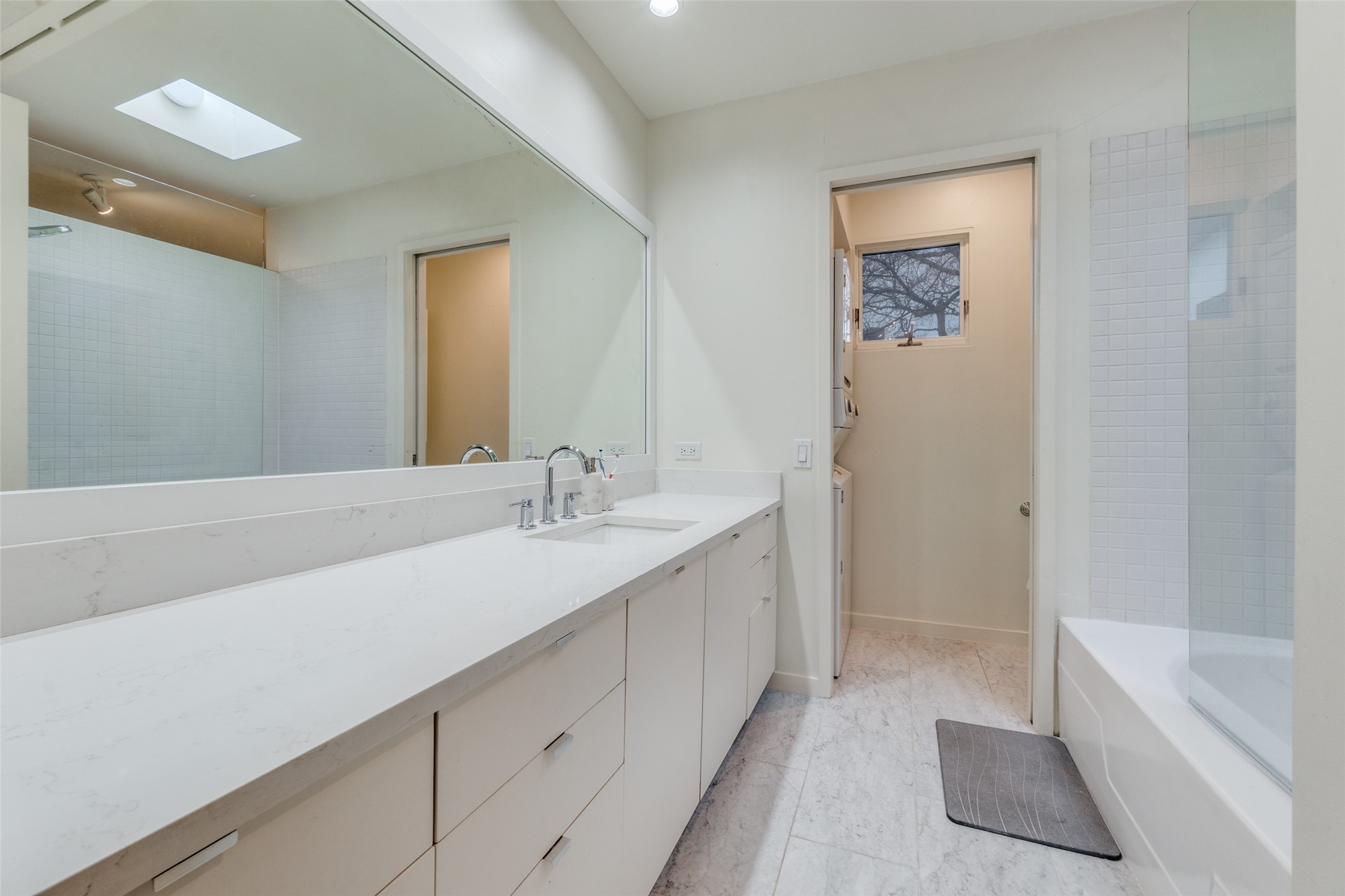 4242 Buena Vista Street Dallas TX 75205