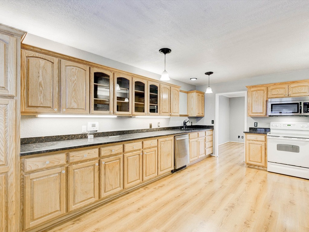 2420 S Graham Drive Arlington TX 76013