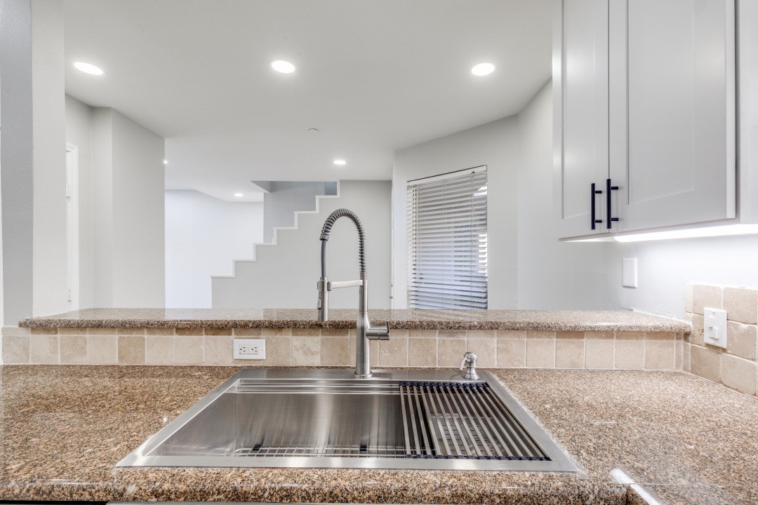 4221 Cole Avenue Dallas TX 75205