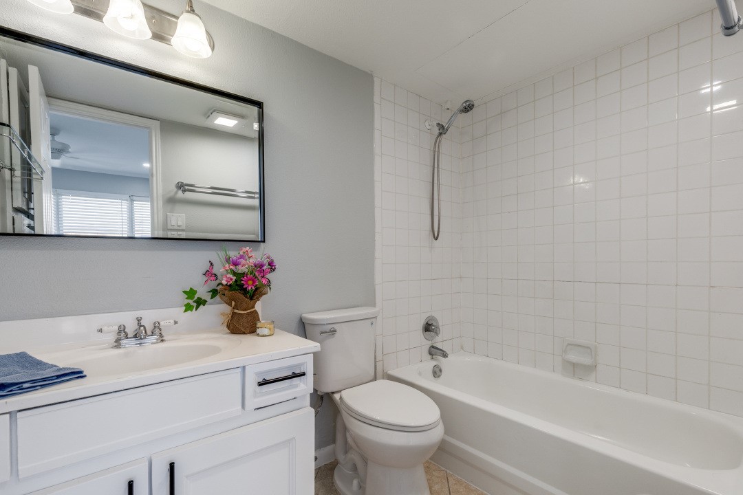 4221 Cole Avenue Dallas TX 75205