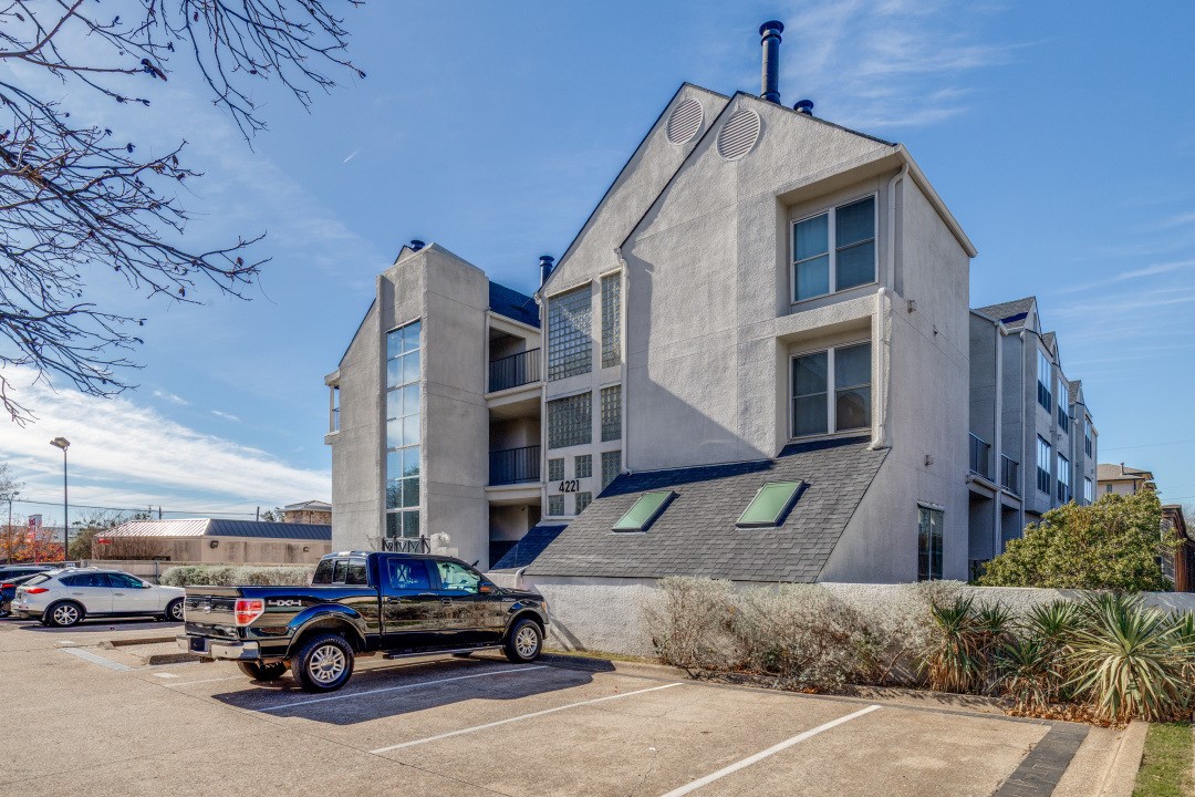 4221 Cole Avenue Dallas TX 75205