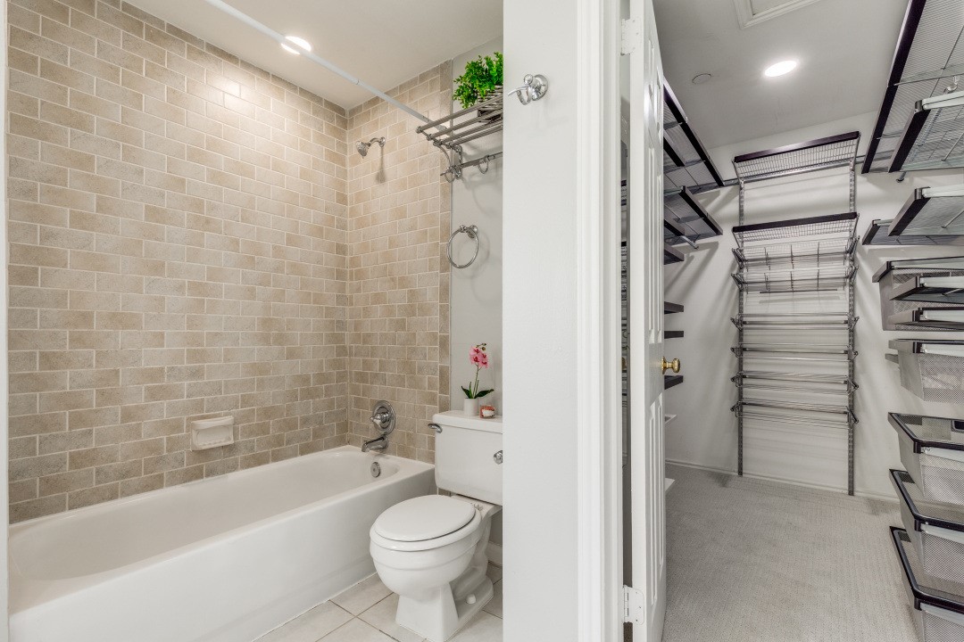 4221 Cole Avenue Dallas TX 75205