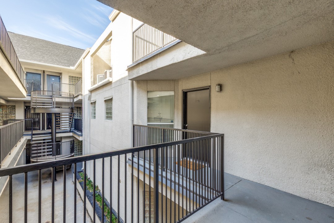 4221 Cole Avenue Dallas TX 75205