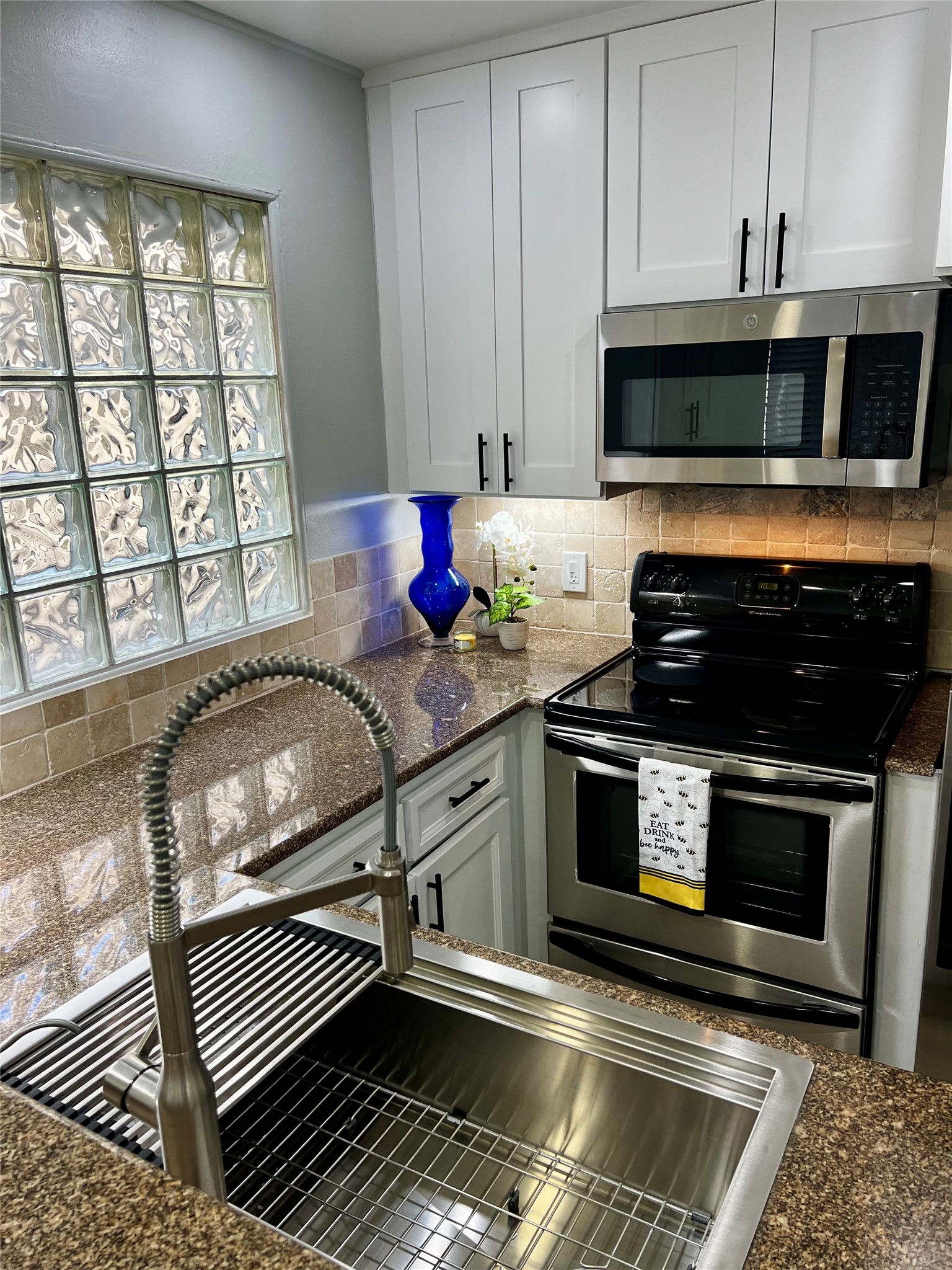 4221 Cole Avenue Dallas TX 75205