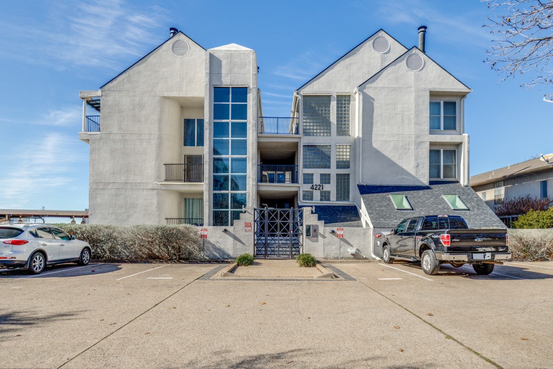 4221 Cole Avenue Dallas TX 75205