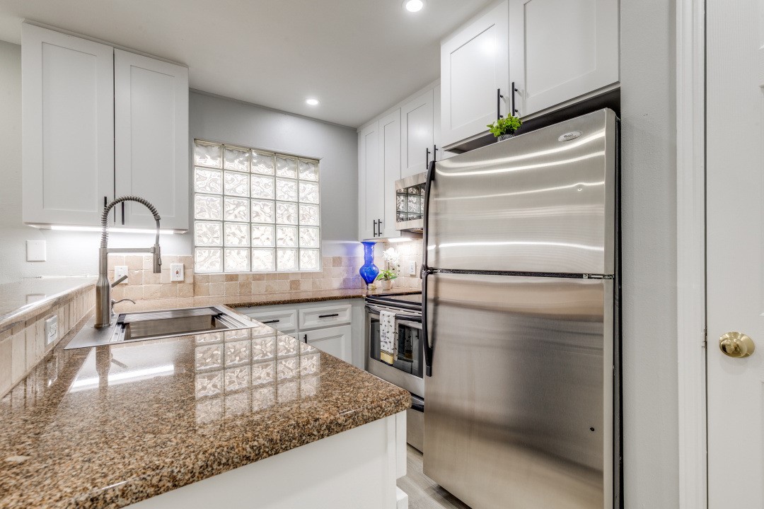 4221 Cole Avenue Dallas TX 75205