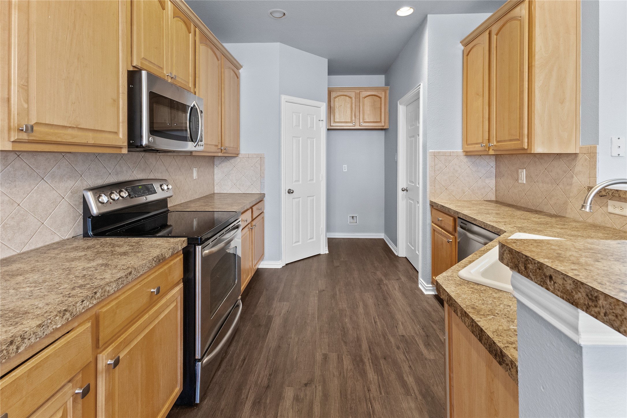 1825 Brookview Drive Carrollton TX 75007