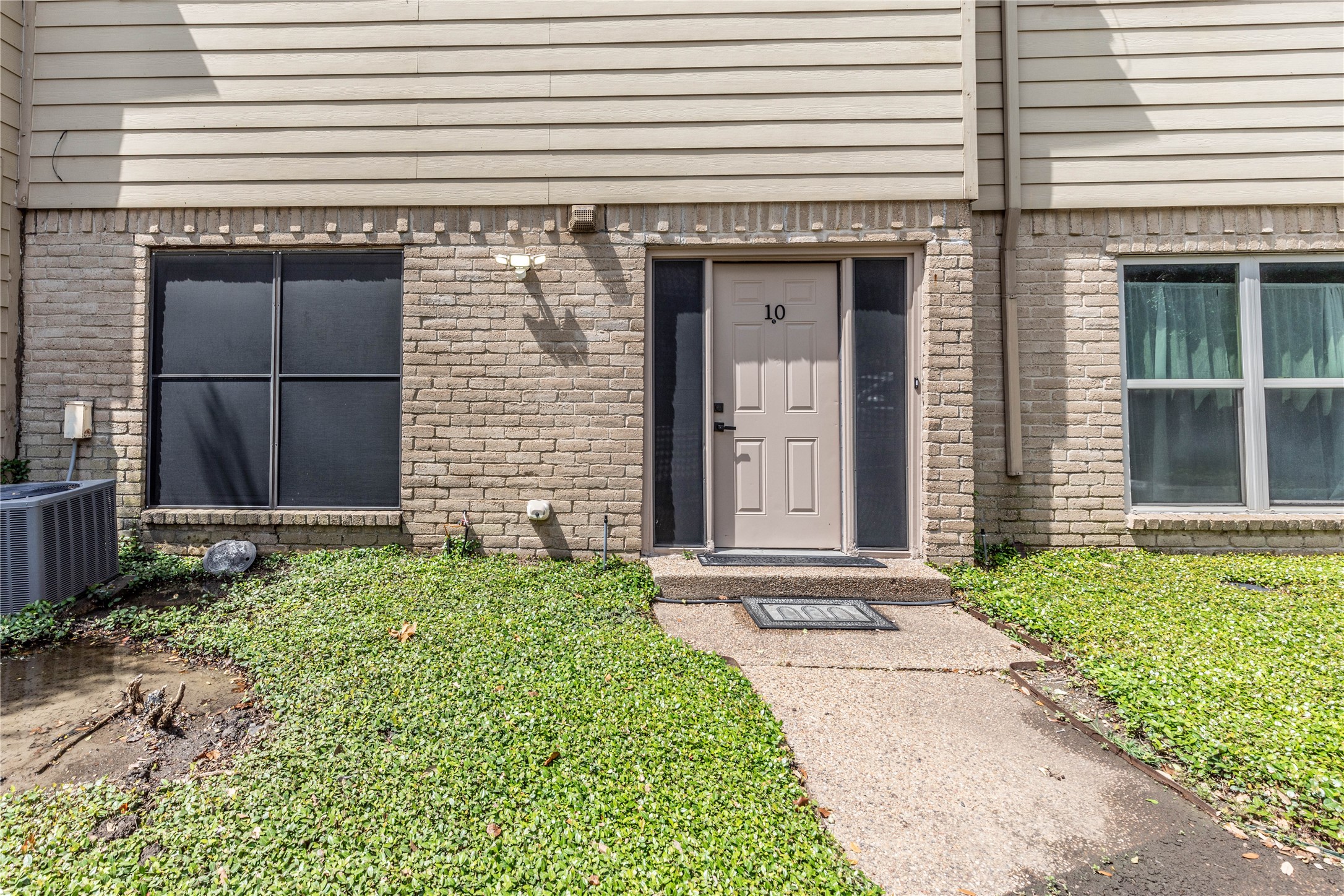 7031 Holly Hill Drive Dallas TX 75231