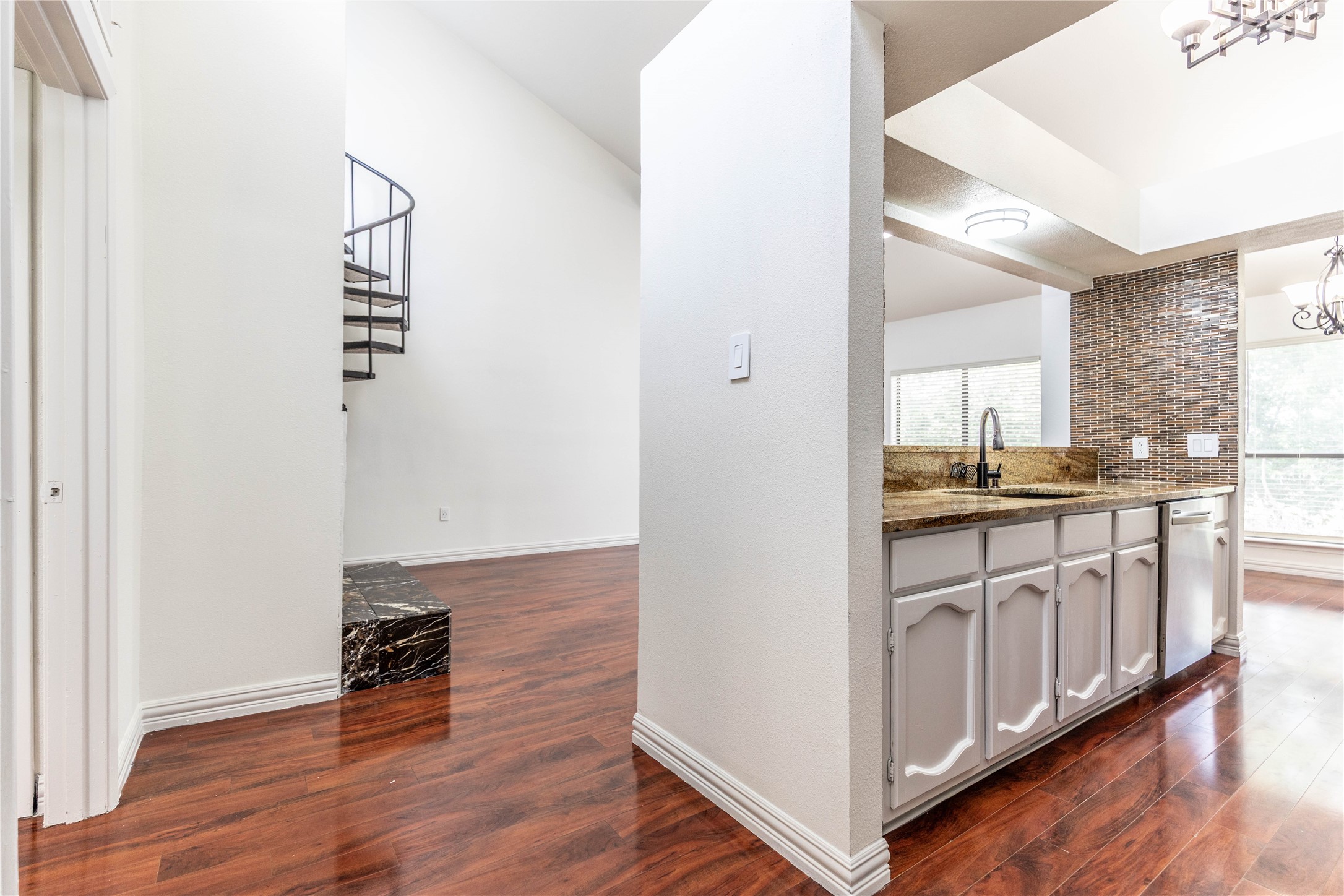 7031 Holly Hill Drive Dallas TX 75231