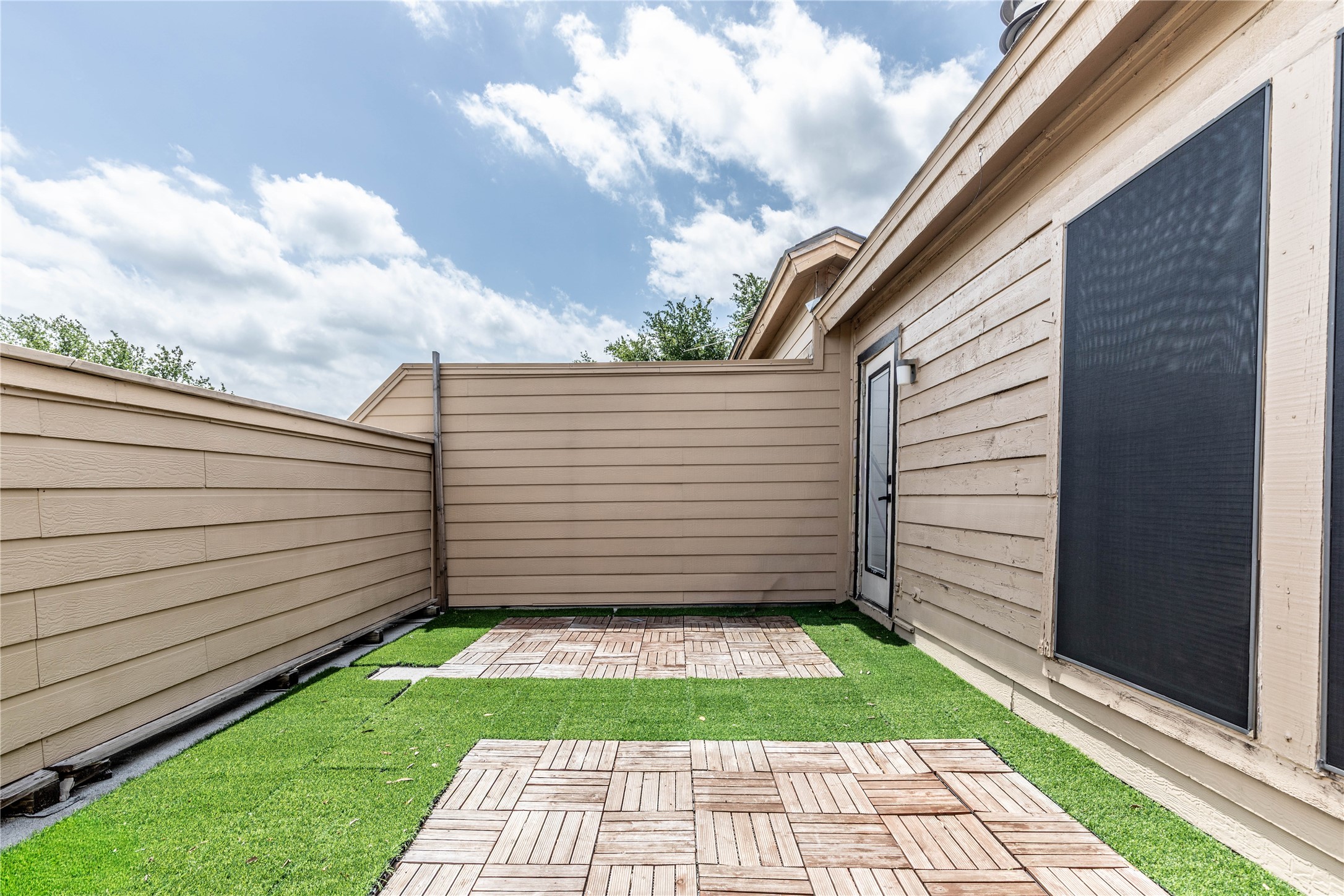7031 Holly Hill Drive Dallas TX 75231