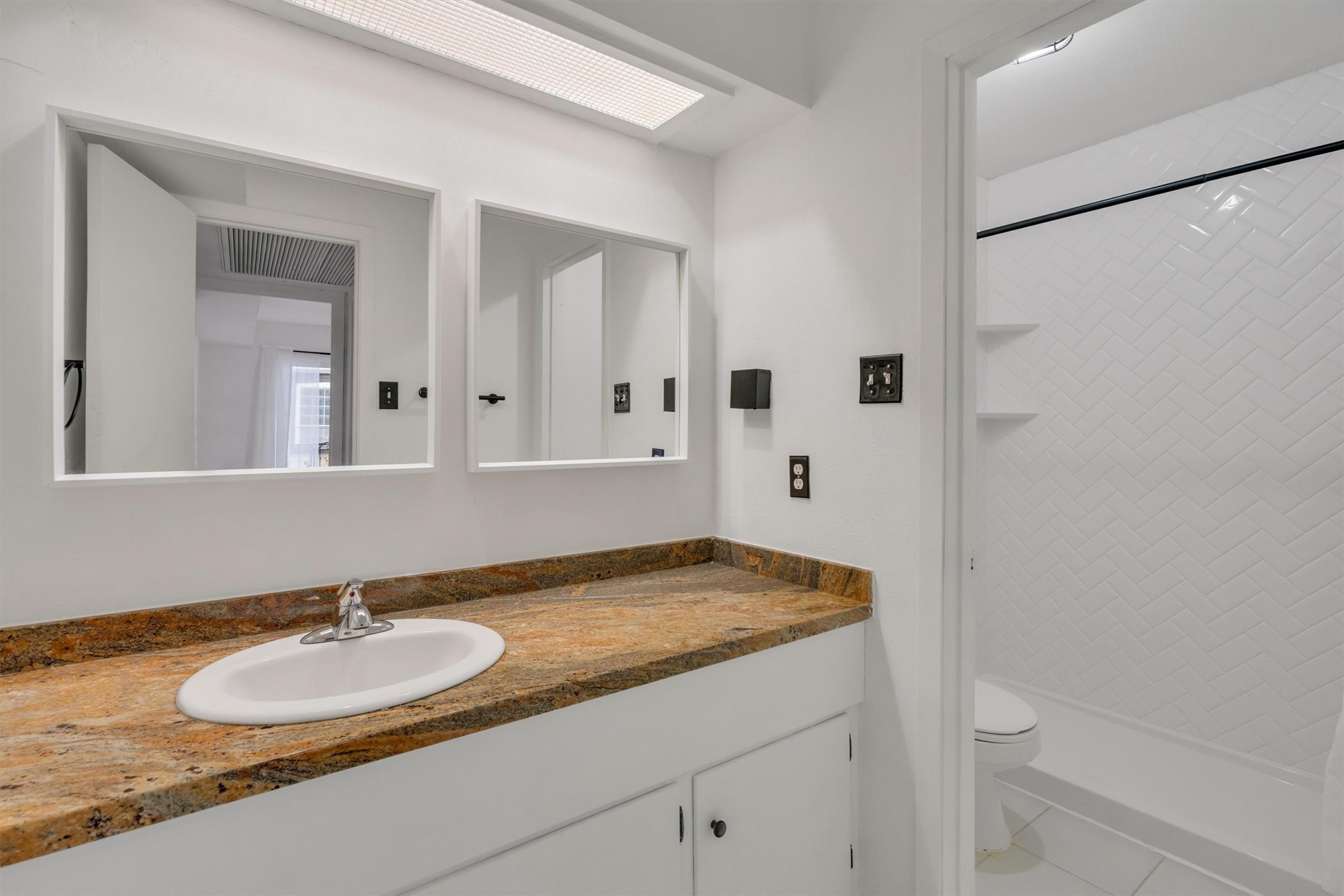 5305 Fleetwood Oaks Avenue Dallas TX 75235