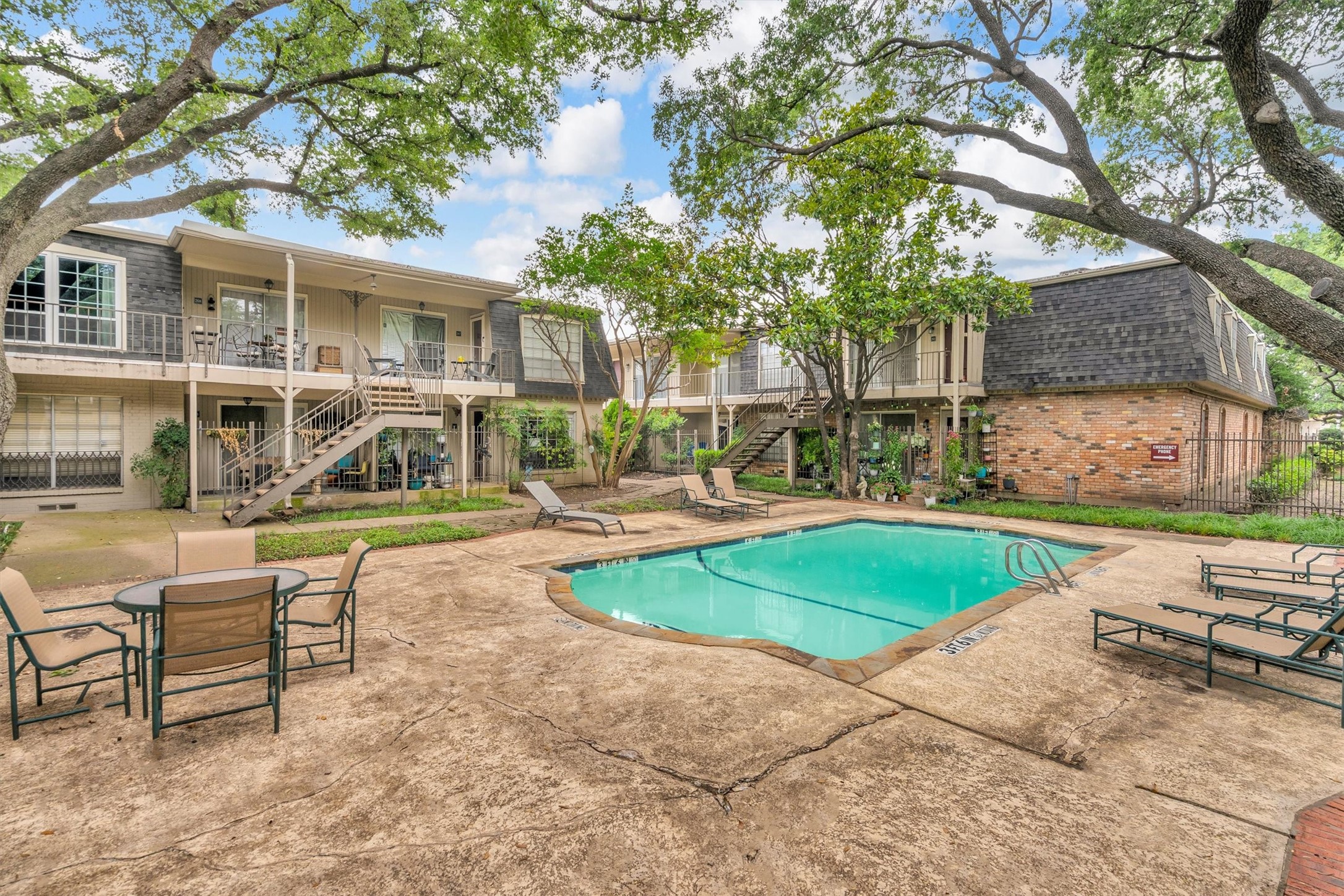 5305 Fleetwood Oaks Avenue Dallas TX 75235
