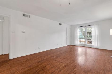 5305 Fleetwood Oaks Avenue Dallas TX 75235