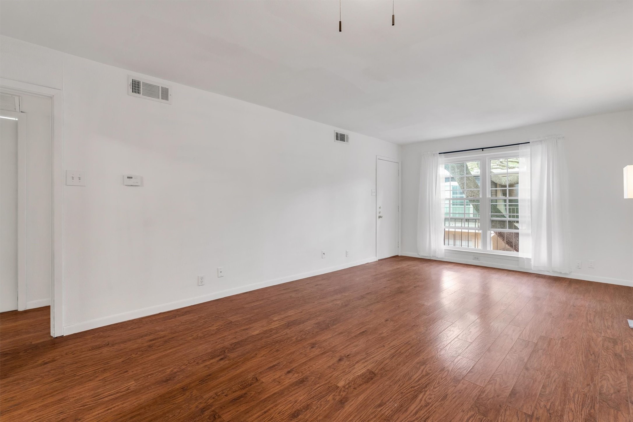 5305 Fleetwood Oaks Avenue Dallas TX 75235