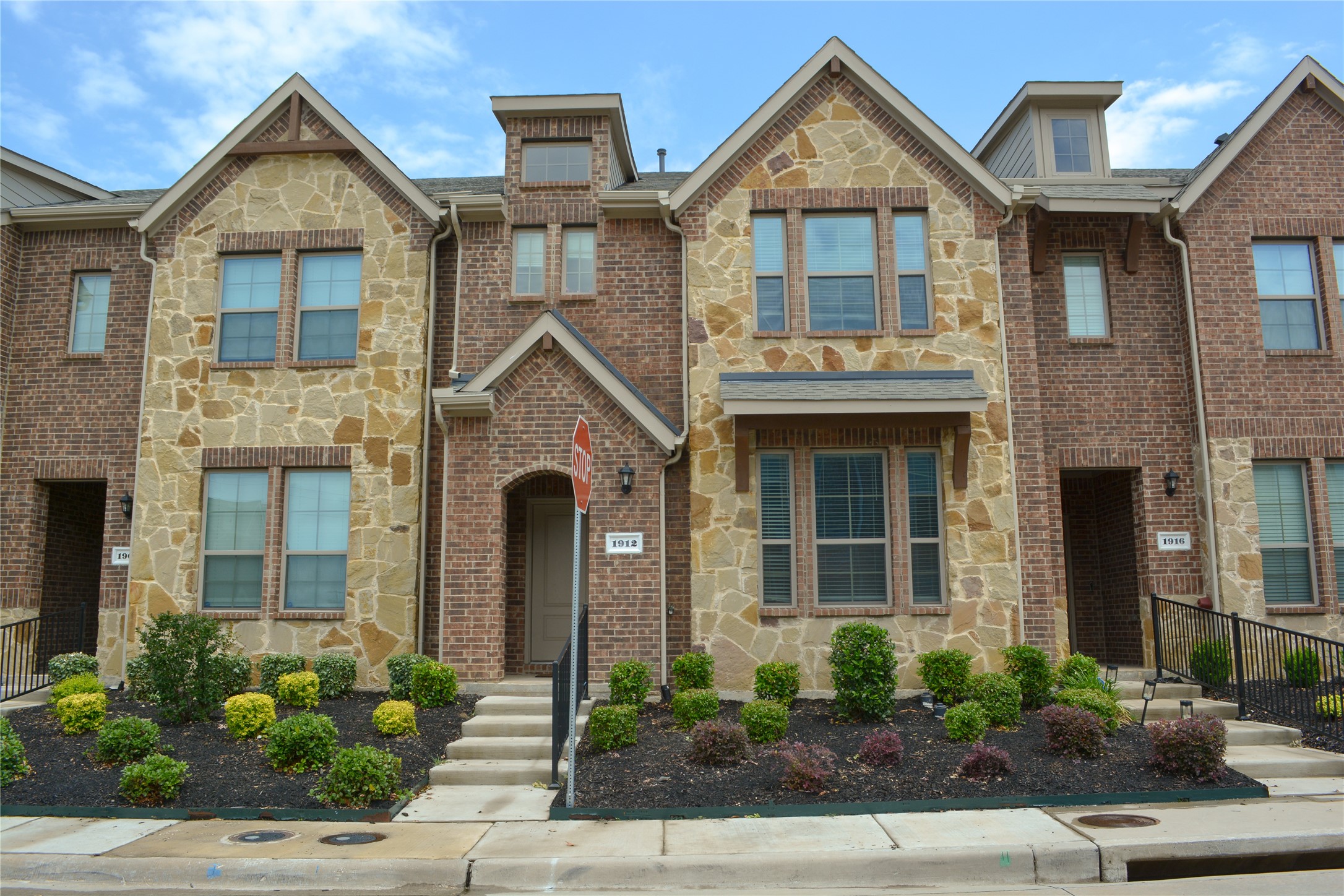 1912 Buffalo Hill Drive Mesquite TX 75149